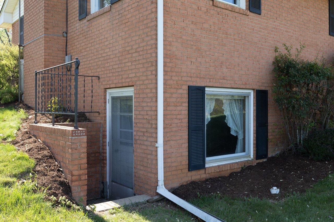 947 GREENDALE RD, HARRISONBURG, Virginia 22801, 3 Bedrooms Bedrooms, ,3 BathroomsBathrooms,Residential,QUADRANT 3 ES GREENDALE RD,947 GREENDALE RD,675842 MLS # 675842