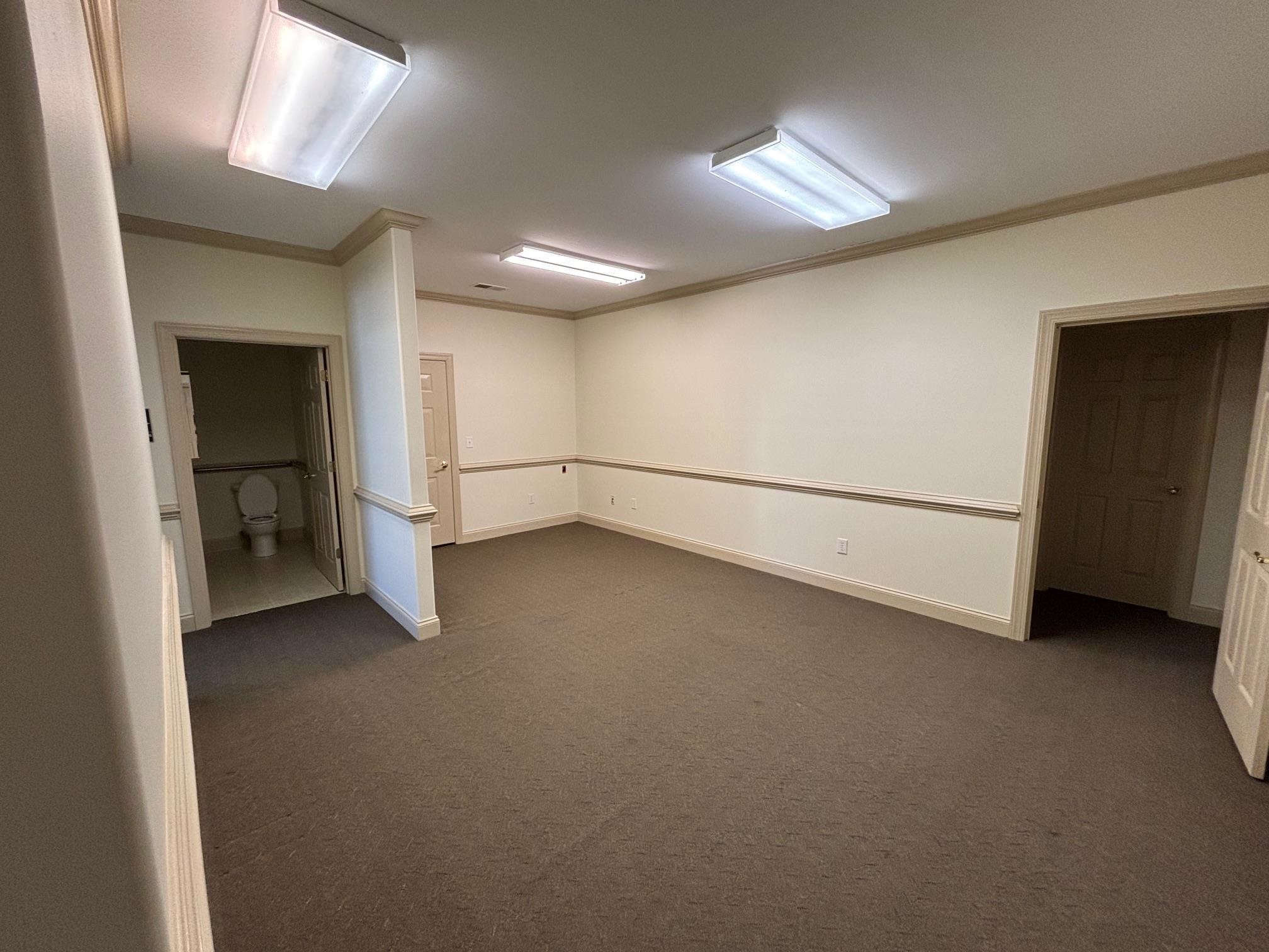 1020 JEFFERSON HWY, STAUNTON, Virginia 24401, ,Commercial,1020 JEFFERSON HWY,675874 MLS # 675874