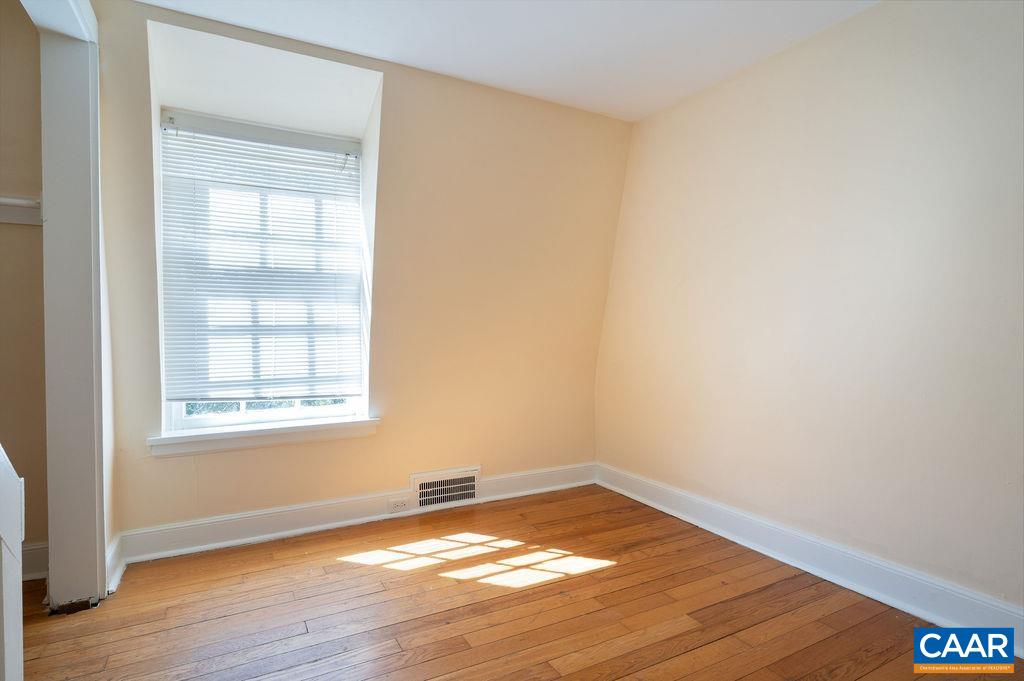 2401 FONTAINE AVE, CHARLOTTESVILLE, Virginia 22903, ,Residential,2401 FONTAINE AVE,675879 MLS # 675879