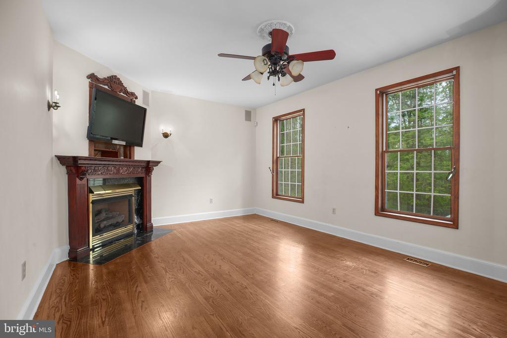 2933 PATRIOT LN, FREDERICKSBURG, Virginia 22408, 4 Bedrooms Bedrooms, ,3 BathroomsBathrooms,Residential,2933 PATRIOT LN,VASP2039990 MLS # VASP2039990