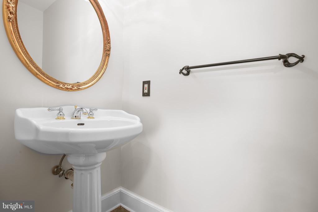 2933 PATRIOT LN, FREDERICKSBURG, Virginia 22408, 4 Bedrooms Bedrooms, ,3 BathroomsBathrooms,Residential,2933 PATRIOT LN,VASP2039990 MLS # VASP2039990