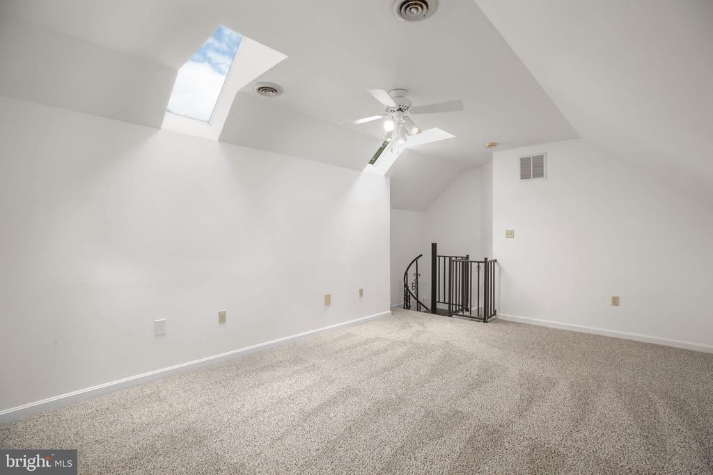 2933 PATRIOT LN, FREDERICKSBURG, Virginia 22408, 4 Bedrooms Bedrooms, ,3 BathroomsBathrooms,Residential,2933 PATRIOT LN,VASP2039990 MLS # VASP2039990