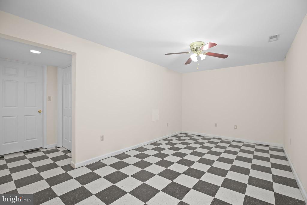 2933 PATRIOT LN, FREDERICKSBURG, Virginia 22408, 4 Bedrooms Bedrooms, ,3 BathroomsBathrooms,Residential,2933 PATRIOT LN,VASP2039990 MLS # VASP2039990