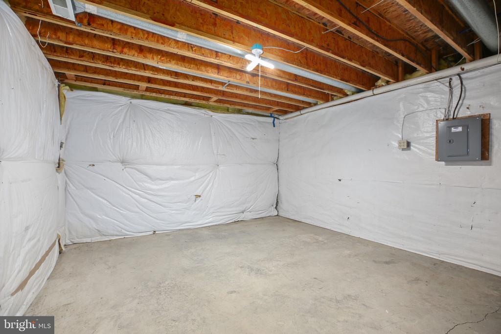 2933 PATRIOT LN, FREDERICKSBURG, Virginia 22408, 4 Bedrooms Bedrooms, ,3 BathroomsBathrooms,Residential,2933 PATRIOT LN,VASP2039990 MLS # VASP2039990