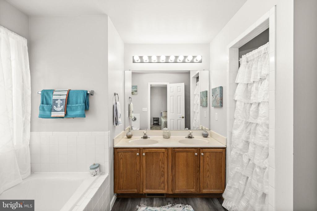 10101 S FULTON DR, FREDERICKSBURG, Virginia 22408, 4 Bedrooms Bedrooms, ,3 BathroomsBathrooms,Residential,10101 S FULTON DR,VASP2040720 MLS # VASP2040720