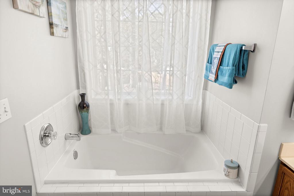 10101 S FULTON DR, FREDERICKSBURG, Virginia 22408, 4 Bedrooms Bedrooms, ,3 BathroomsBathrooms,Residential,10101 S FULTON DR,VASP2040720 MLS # VASP2040720