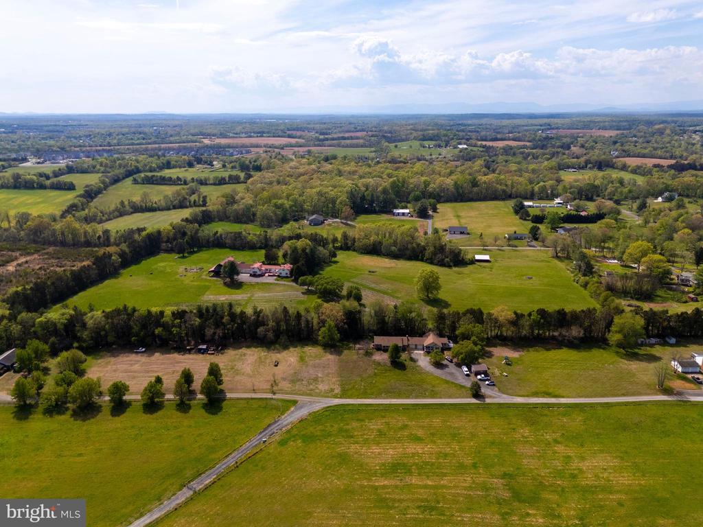 6227 LIBERTY RD, BEALETON, Virginia, 3 Bedrooms Bedrooms, ,3 BathroomsBathrooms,Residential,6227 LIBERTY RD,VAFQ2021562 MLS # VAFQ2021562