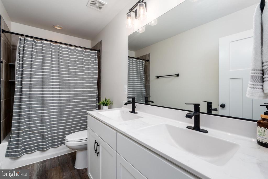 579 FAIRVIEW DR, MINERAL, Virginia 23117, 5 Bedrooms Bedrooms, ,3 BathroomsBathrooms,Residential,579 FAIRVIEW DR,VALA2009486 MLS # VALA2009486