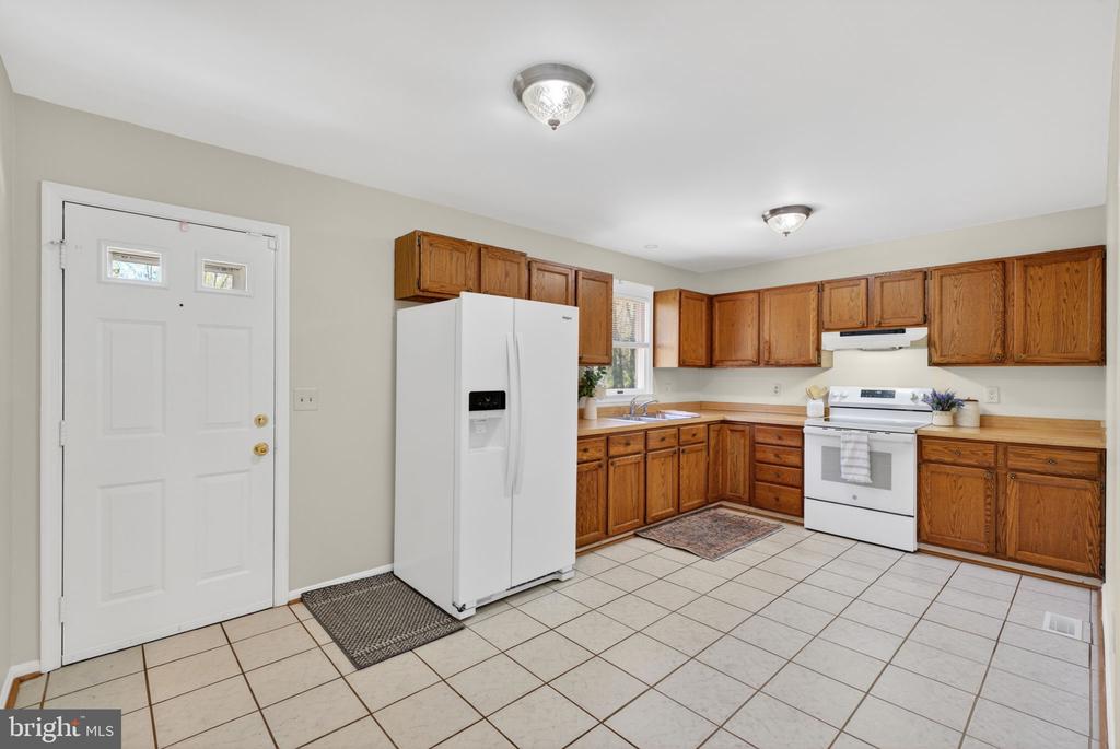 9283 SPRINGS RD, WARRENTON, Virginia 20186, 3 Bedrooms Bedrooms, ,2 BathroomsBathrooms,Residential,9283 SPRINGS RD,VAFQ2021540 MLS # VAFQ2021540