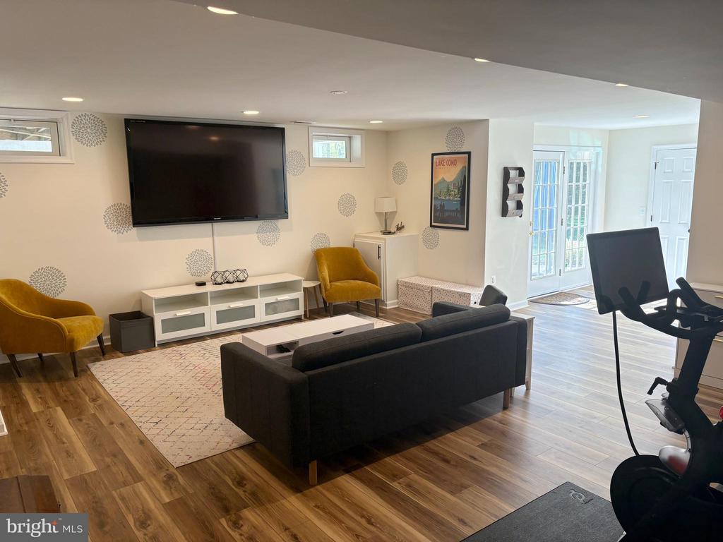 6857 EMMA CT, WARRENTON, Virginia, 5 Bedrooms Bedrooms, ,3 BathroomsBathrooms,Residential,6857 EMMA CT,VAFQ2021340 MLS # VAFQ2021340