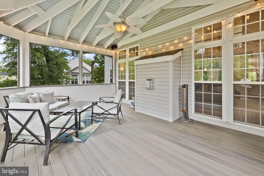 6857 EMMA CT, WARRENTON, Virginia 20187, 5 Bedrooms Bedrooms, ,3 BathroomsBathrooms,Residential,6857 EMMA CT,VAFQ2021340 MLS # VAFQ2021340