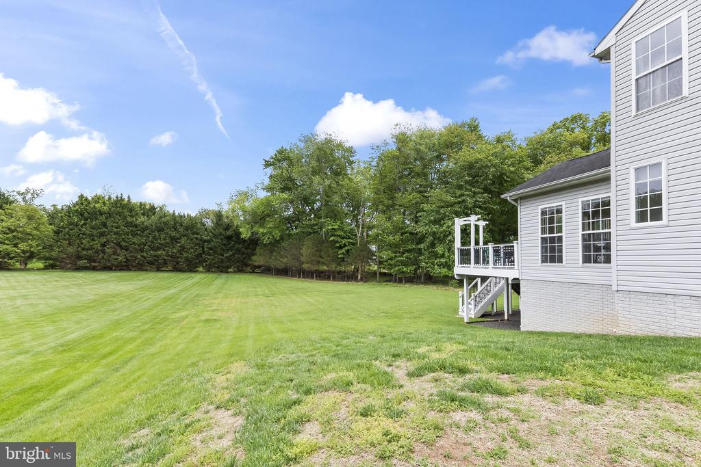 6857 EMMA CT, WARRENTON, Virginia 20187, 5 Bedrooms Bedrooms, ,3 BathroomsBathrooms,Residential,6857 EMMA CT,VAFQ2021340 MLS # VAFQ2021340