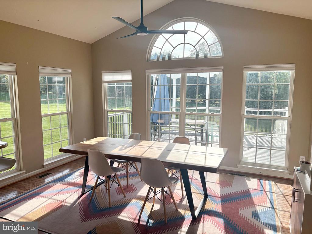 6857 EMMA CT, WARRENTON, Virginia, 5 Bedrooms Bedrooms, ,3 BathroomsBathrooms,Residential,6857 EMMA CT,VAFQ2021340 MLS # VAFQ2021340