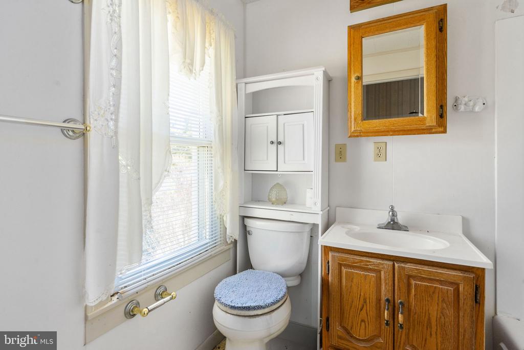 4689 FREDERICKS HALL RD, MINERAL, Virginia 23117, 5 Bedrooms Bedrooms, ,2 BathroomsBathrooms,Residential,4689 FREDERICKS HALL RD,VALA2009660 MLS # VALA2009660