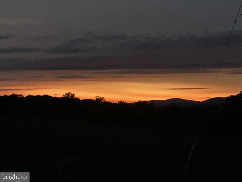 3039 CLEARVIEW FARM LANE, WARRENTON, Virginia 20186, 6 Bedrooms Bedrooms, ,5 BathroomsBathrooms,Residential,3039 CLEARVIEW FARM LANE,VAFQ2021320 MLS # VAFQ2021320