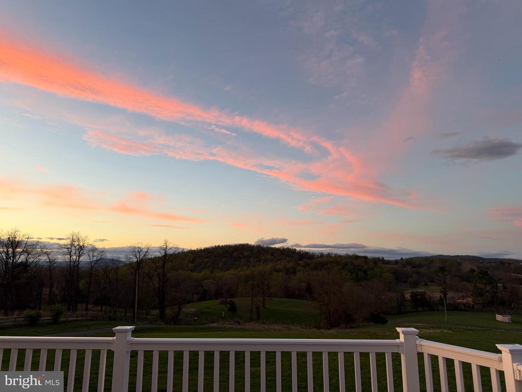 3039 CLEARVIEW FARM LANE, WARRENTON, Virginia 20186, 6 Bedrooms Bedrooms, ,5 BathroomsBathrooms,Residential,3039 CLEARVIEW FARM LANE,VAFQ2021320 MLS # VAFQ2021320