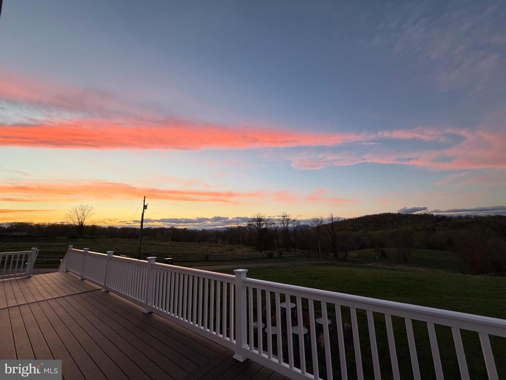 3039 CLEARVIEW FARM LANE, WARRENTON, Virginia 20186, 6 Bedrooms Bedrooms, ,5 BathroomsBathrooms,Residential,3039 CLEARVIEW FARM LANE,VAFQ2021320 MLS # VAFQ2021320