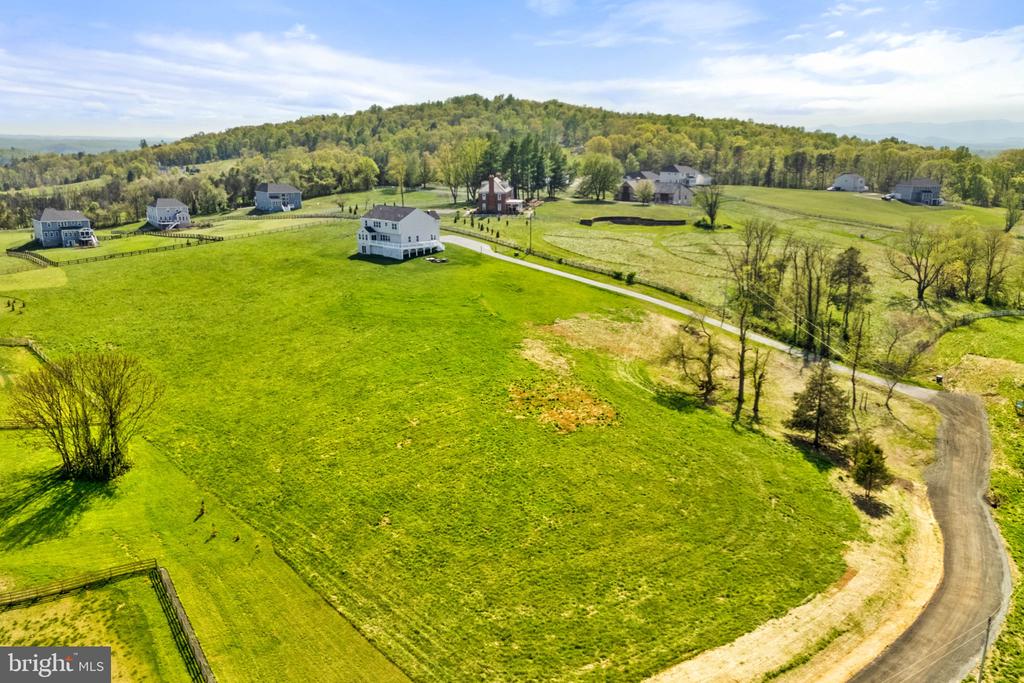 3039 CLEARVIEW FARM LANE, WARRENTON, Virginia 20186, 6 Bedrooms Bedrooms, ,5 BathroomsBathrooms,Residential,3039 CLEARVIEW FARM LANE,VAFQ2021320 MLS # VAFQ2021320