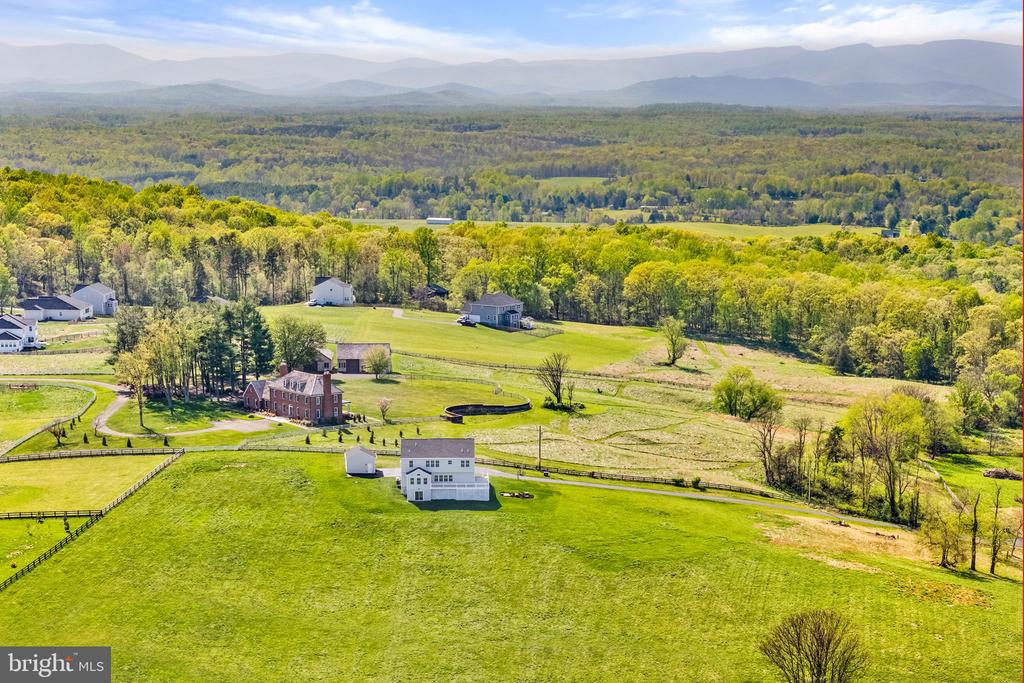 3039 CLEARVIEW FARM LANE, WARRENTON, Virginia 20186, 6 Bedrooms Bedrooms, ,5 BathroomsBathrooms,Residential,3039 CLEARVIEW FARM LANE,VAFQ2021320 MLS # VAFQ2021320