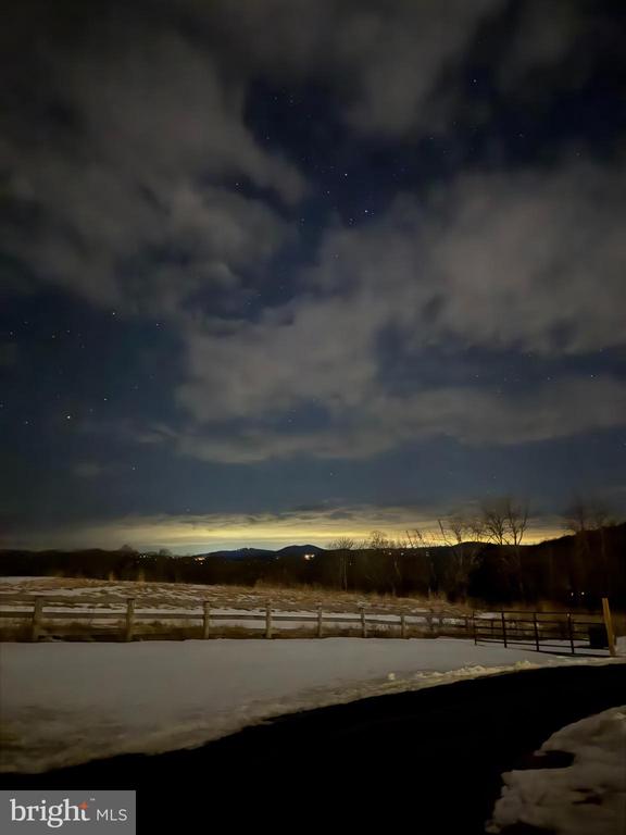 3039 CLEARVIEW FARM LANE, WARRENTON, Virginia 20186, 6 Bedrooms Bedrooms, ,5 BathroomsBathrooms,Residential,3039 CLEARVIEW FARM LANE,VAFQ2021320 MLS # VAFQ2021320