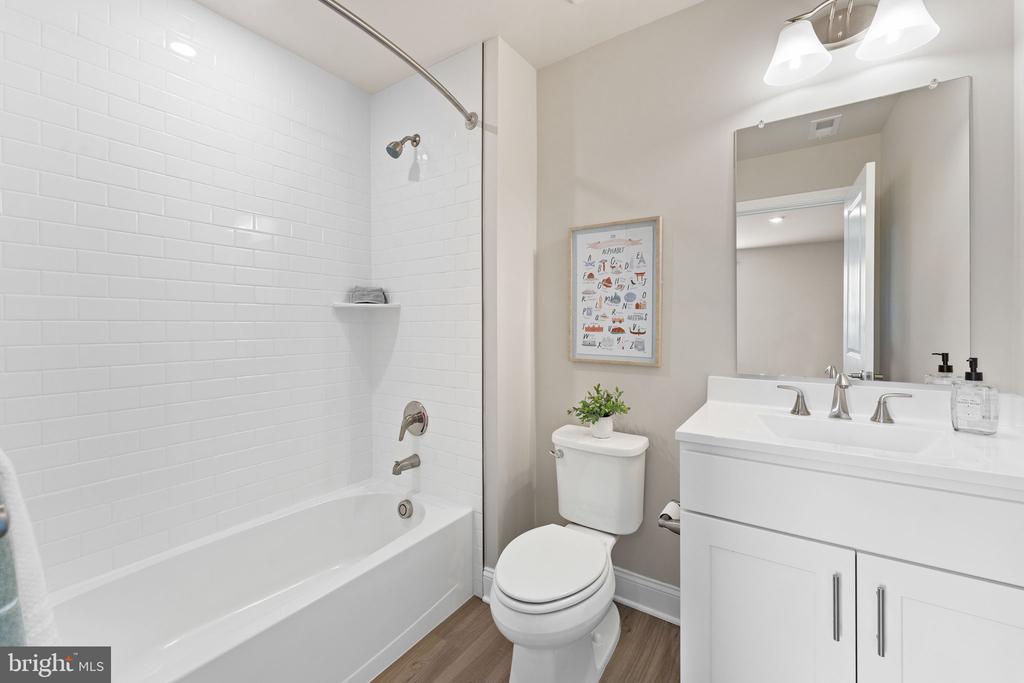 3039 CLEARVIEW FARM LANE, WARRENTON, Virginia 20186, 6 Bedrooms Bedrooms, ,5 BathroomsBathrooms,Residential,3039 CLEARVIEW FARM LANE,VAFQ2021320 MLS # VAFQ2021320