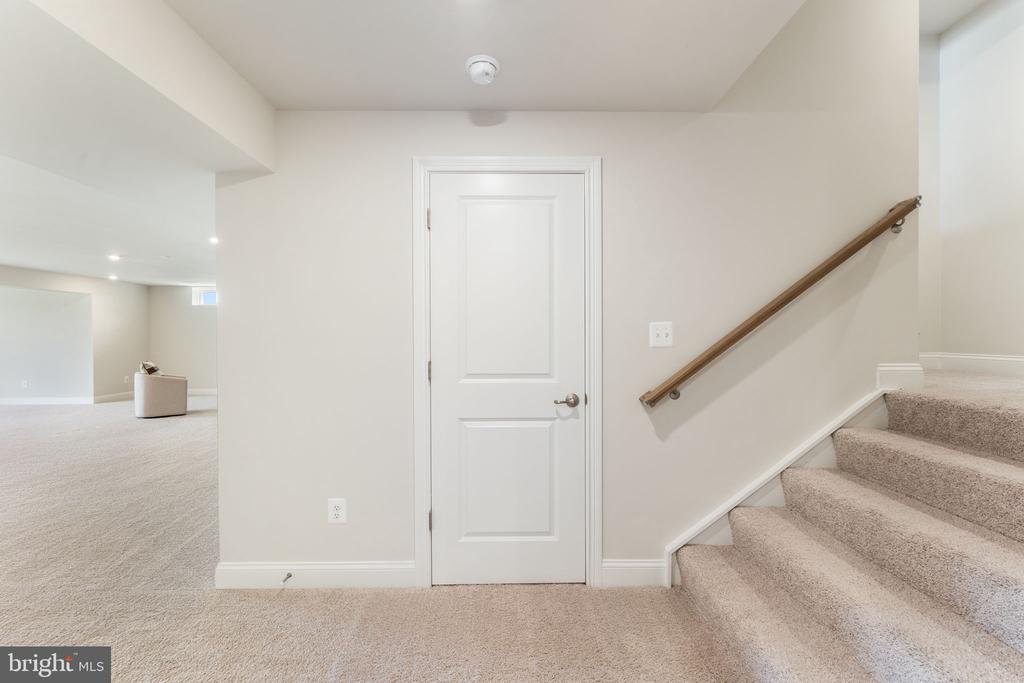 3039 CLEARVIEW FARM LANE, WARRENTON, Virginia 20186, 6 Bedrooms Bedrooms, ,5 BathroomsBathrooms,Residential,3039 CLEARVIEW FARM LANE,VAFQ2021320 MLS # VAFQ2021320