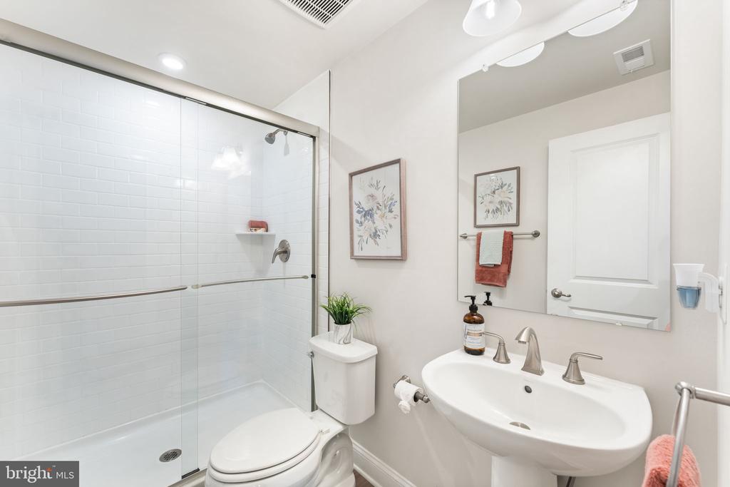 3039 CLEARVIEW FARM LANE, WARRENTON, Virginia 20186, 6 Bedrooms Bedrooms, ,5 BathroomsBathrooms,Residential,3039 CLEARVIEW FARM LANE,VAFQ2021320 MLS # VAFQ2021320