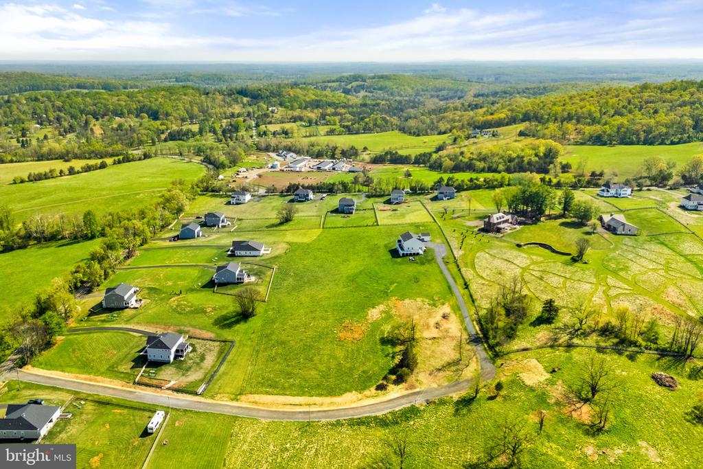 3039 CLEARVIEW FARM LANE, WARRENTON, Virginia 20186, 6 Bedrooms Bedrooms, ,5 BathroomsBathrooms,Residential,3039 CLEARVIEW FARM LANE,VAFQ2021320 MLS # VAFQ2021320