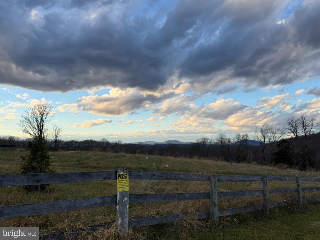 3039 CLEARVIEW FARM LANE, WARRENTON, Virginia 20186, 6 Bedrooms Bedrooms, ,5 BathroomsBathrooms,Residential,3039 CLEARVIEW FARM LANE,VAFQ2021320 MLS # VAFQ2021320