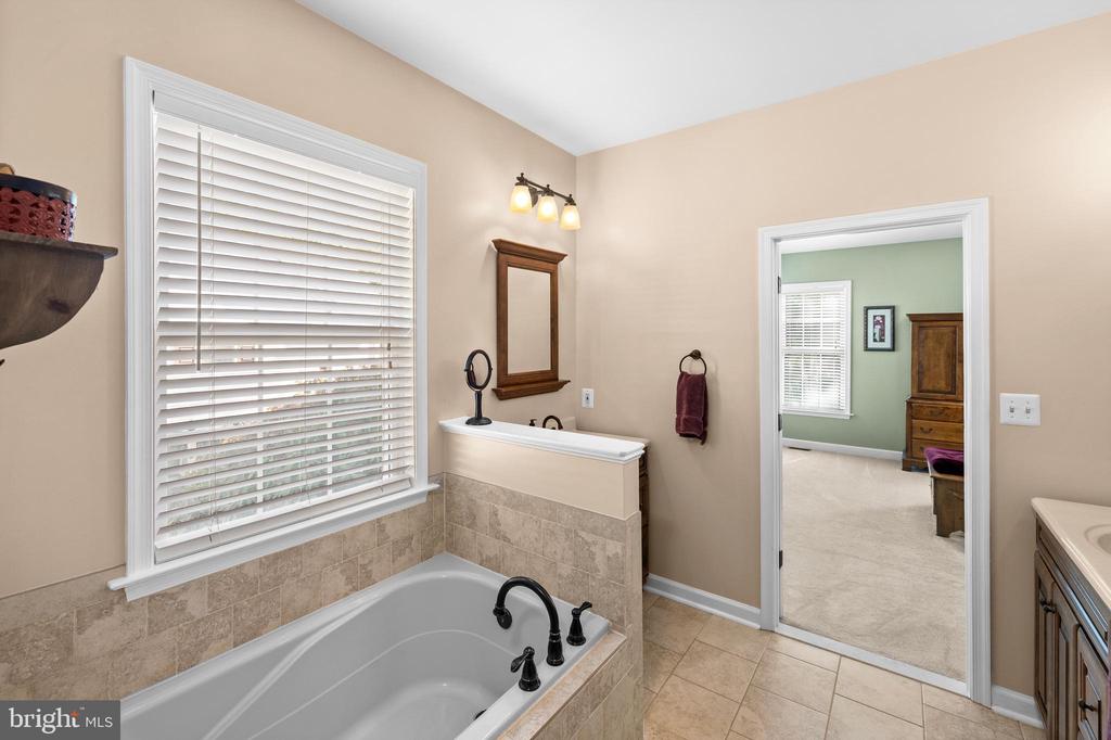 10202 SPRING CREEK DR, SPOTSYLVANIA, Virginia 22553, 4 Bedrooms Bedrooms, ,3 BathroomsBathrooms,Residential,10202 SPRING CREEK DR,VASP2038662 MLS # VASP2038662