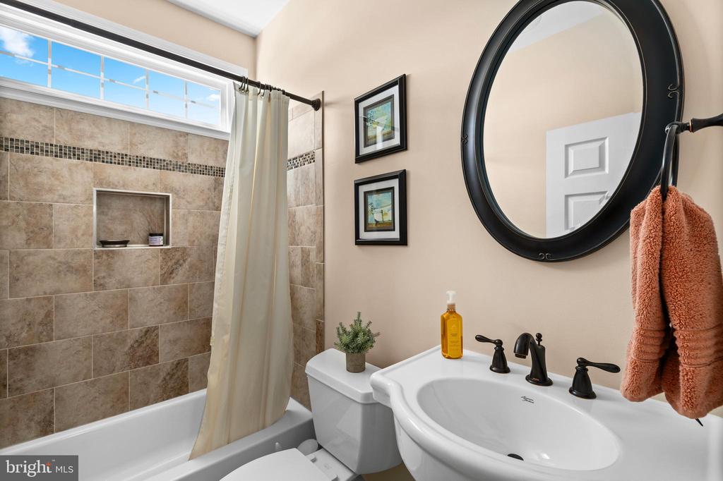 10202 SPRING CREEK DR, SPOTSYLVANIA, Virginia 22553, 4 Bedrooms Bedrooms, ,3 BathroomsBathrooms,Residential,10202 SPRING CREEK DR,VASP2038662 MLS # VASP2038662