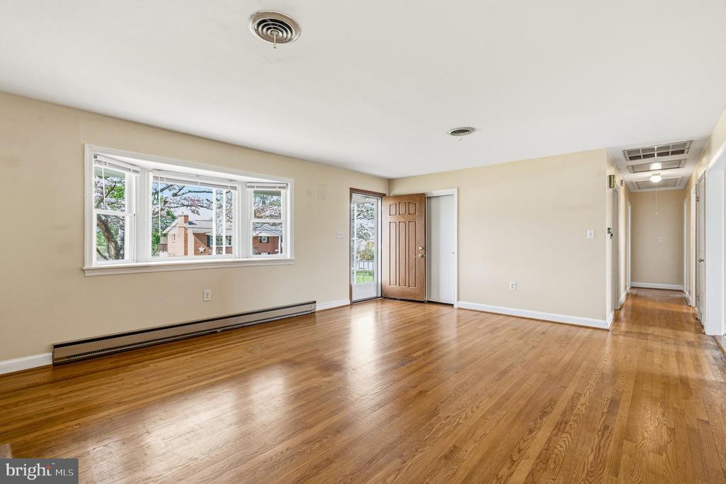 25 WOODLAND PARK DR, LURAY, Virginia 22835, 4 Bedrooms Bedrooms, ,2 BathroomsBathrooms,Residential,25 WOODLAND PARK DR,VAPA2006212 MLS # VAPA2006212