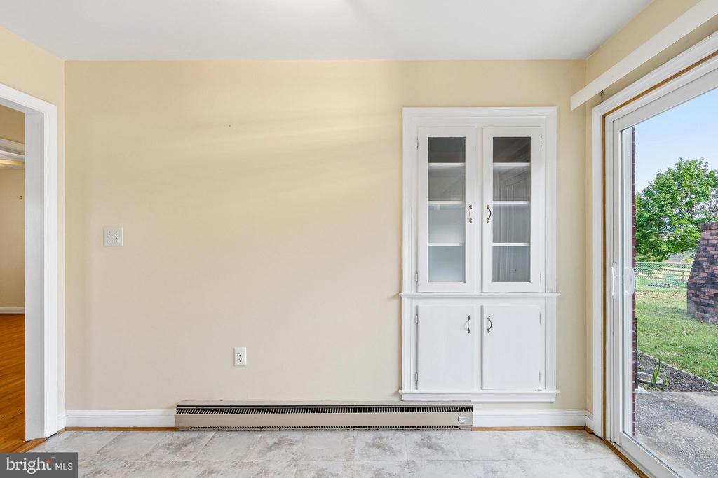 25 WOODLAND PARK DR, LURAY, Virginia 22835, 4 Bedrooms Bedrooms, ,2 BathroomsBathrooms,Residential,25 WOODLAND PARK DR,VAPA2006212 MLS # VAPA2006212