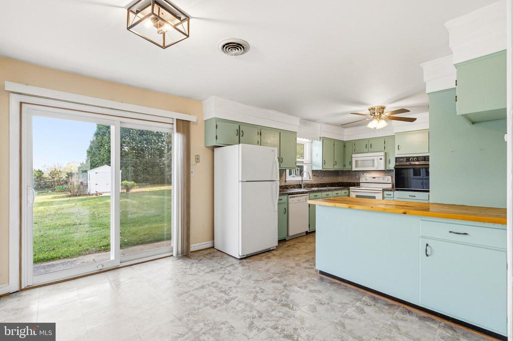 25 WOODLAND PARK DR, LURAY, Virginia 22835, 4 Bedrooms Bedrooms, ,2 BathroomsBathrooms,Residential,25 WOODLAND PARK DR,VAPA2006212 MLS # VAPA2006212