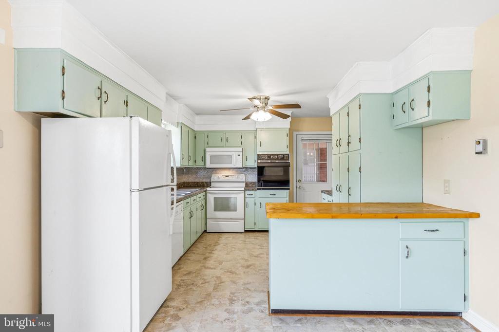 25 WOODLAND PARK DR, LURAY, Virginia 22835, 4 Bedrooms Bedrooms, ,2 BathroomsBathrooms,Residential,25 WOODLAND PARK DR,VAPA2006212 MLS # VAPA2006212