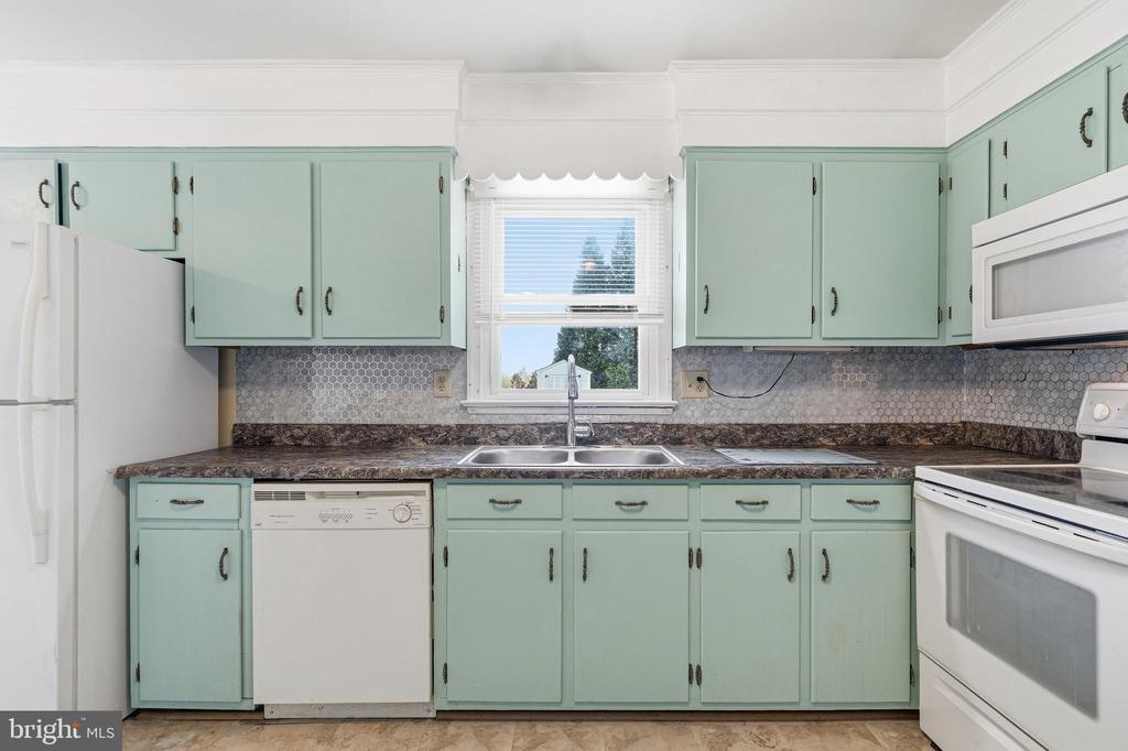 25 WOODLAND PARK DR, LURAY, Virginia 22835, 4 Bedrooms Bedrooms, ,2 BathroomsBathrooms,Residential,25 WOODLAND PARK DR,VAPA2006212 MLS # VAPA2006212