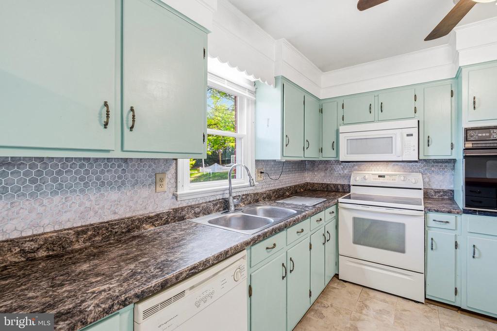 25 WOODLAND PARK DR, LURAY, Virginia 22835, 4 Bedrooms Bedrooms, ,2 BathroomsBathrooms,Residential,25 WOODLAND PARK DR,VAPA2006212 MLS # VAPA2006212