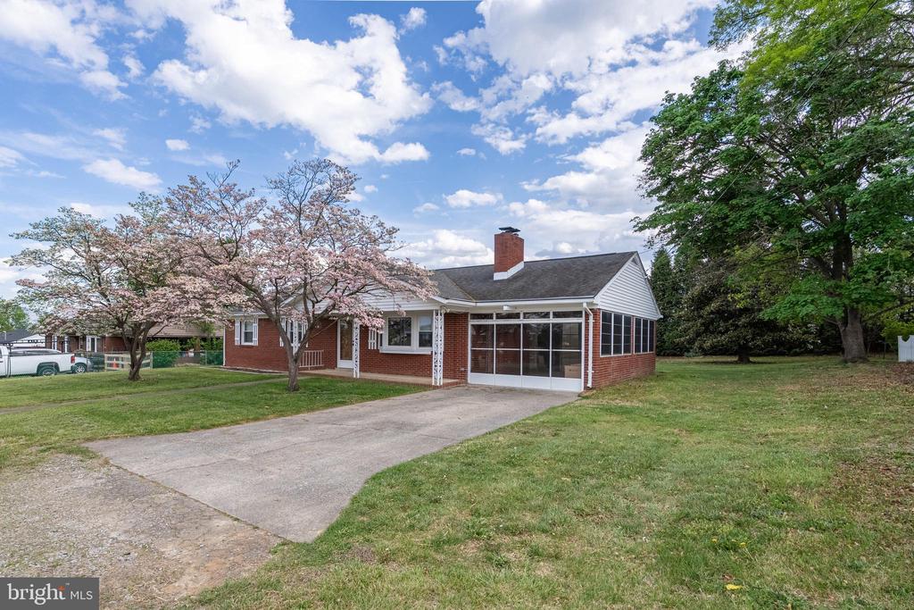 25 WOODLAND PARK DR, LURAY, Virginia 22835, 4 Bedrooms Bedrooms, ,2 BathroomsBathrooms,Residential,25 WOODLAND PARK DR,VAPA2006212 MLS # VAPA2006212