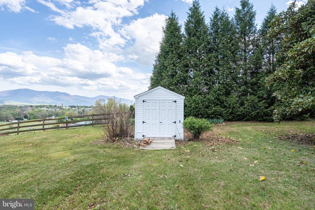 25 WOODLAND PARK DR, LURAY, Virginia 22835, 4 Bedrooms Bedrooms, ,2 BathroomsBathrooms,Residential,25 WOODLAND PARK DR,VAPA2006212 MLS # VAPA2006212