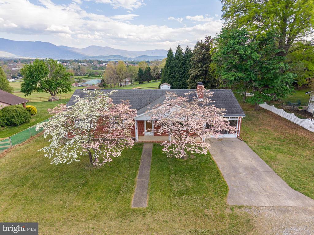 25 WOODLAND PARK DR, LURAY, Virginia 22835, 4 Bedrooms Bedrooms, ,2 BathroomsBathrooms,Residential,25 WOODLAND PARK DR,VAPA2006212 MLS # VAPA2006212