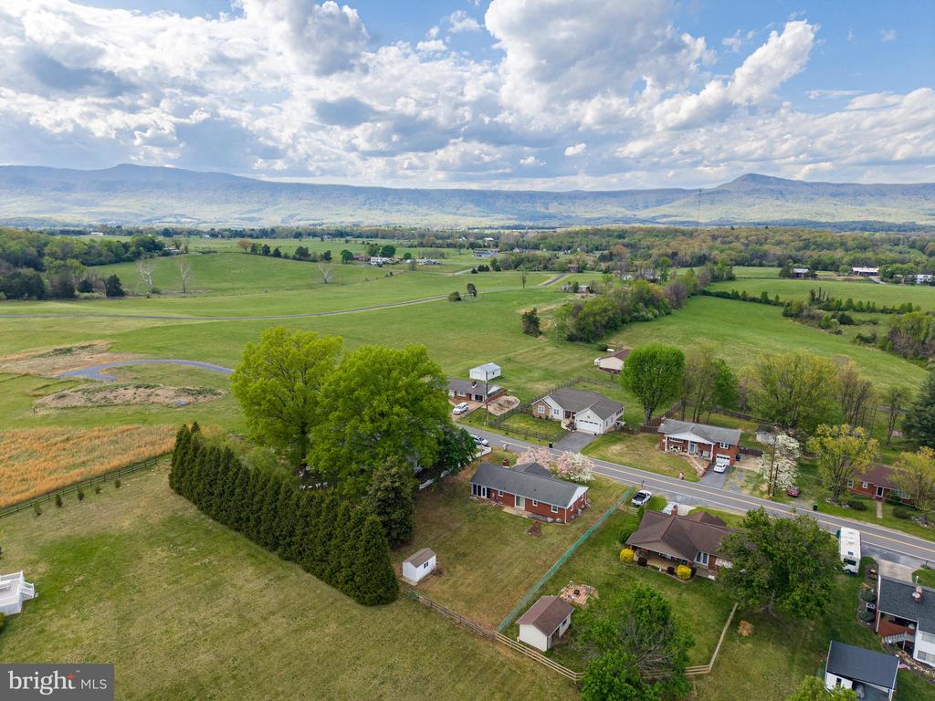 25 WOODLAND PARK DR, LURAY, Virginia 22835, 4 Bedrooms Bedrooms, ,2 BathroomsBathrooms,Residential,25 WOODLAND PARK DR,VAPA2006212 MLS # VAPA2006212