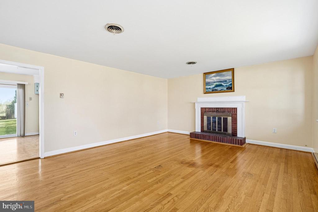 25 WOODLAND PARK DR, LURAY, Virginia 22835, 4 Bedrooms Bedrooms, ,2 BathroomsBathrooms,Residential,25 WOODLAND PARK DR,VAPA2006212 MLS # VAPA2006212