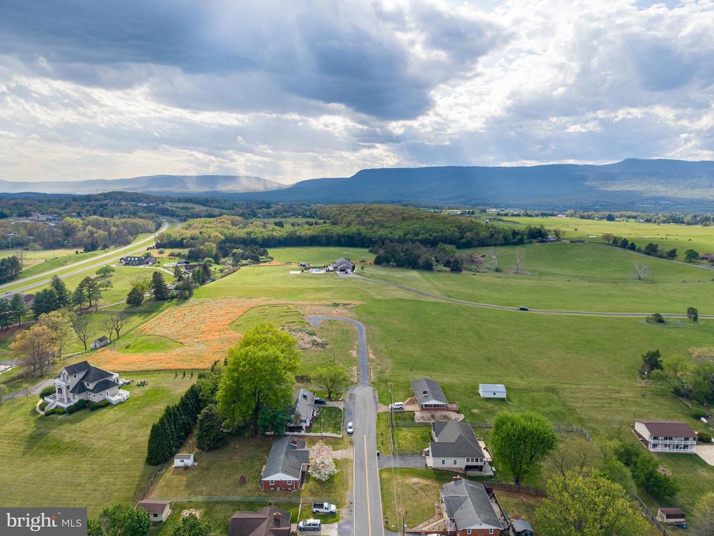 25 WOODLAND PARK DR, LURAY, Virginia 22835, 4 Bedrooms Bedrooms, ,2 BathroomsBathrooms,Residential,25 WOODLAND PARK DR,VAPA2006212 MLS # VAPA2006212