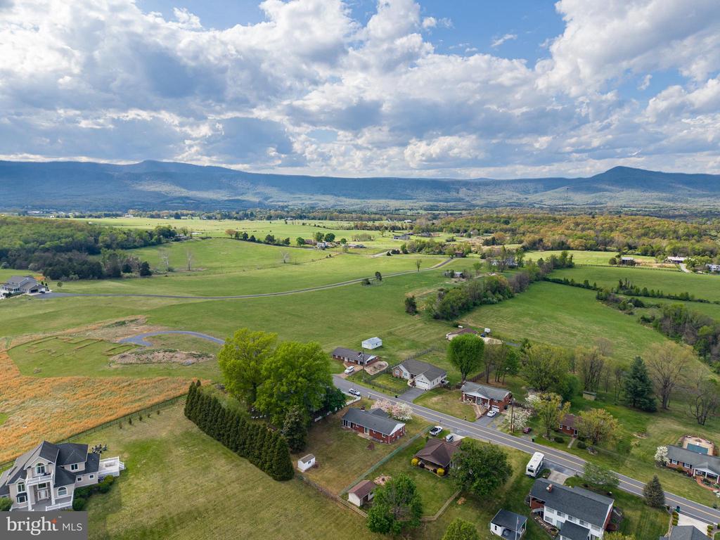 25 WOODLAND PARK DR, LURAY, Virginia 22835, 4 Bedrooms Bedrooms, ,2 BathroomsBathrooms,Residential,25 WOODLAND PARK DR,VAPA2006212 MLS # VAPA2006212