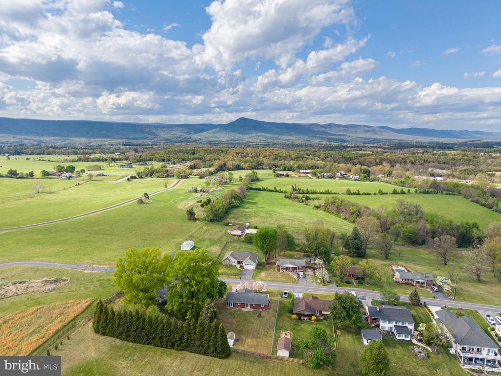 25 WOODLAND PARK DR, LURAY, Virginia 22835, 4 Bedrooms Bedrooms, ,2 BathroomsBathrooms,Residential,25 WOODLAND PARK DR,VAPA2006212 MLS # VAPA2006212