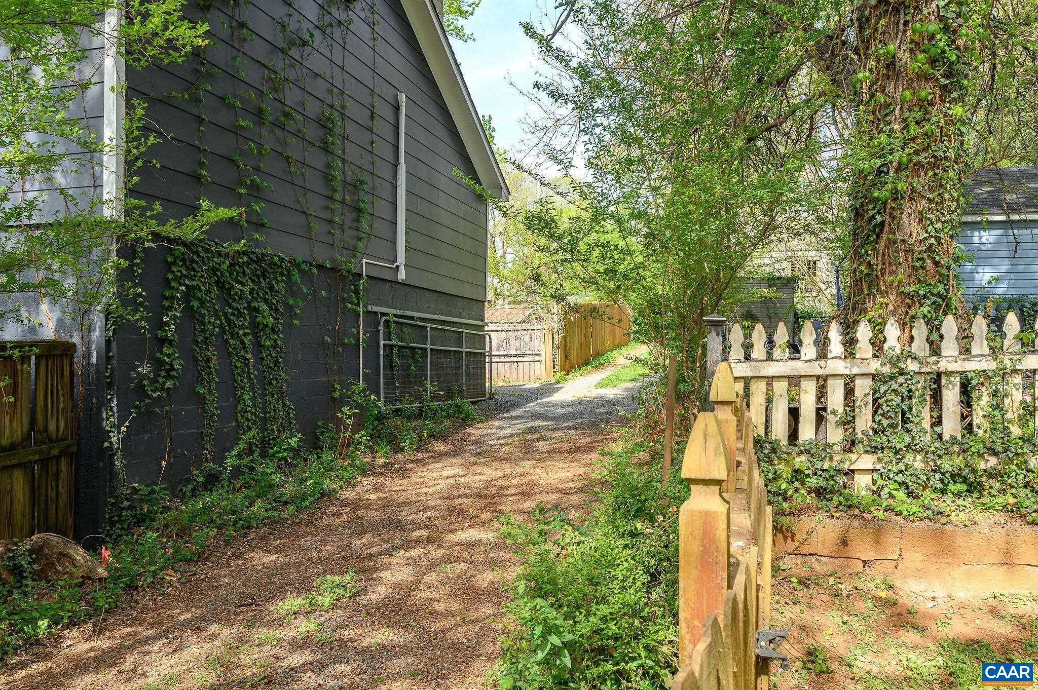 822 MONTICELLO AVE, CHARLOTTESVILLE, Virginia 22902, 3 Bedrooms Bedrooms, ,2 BathroomsBathrooms,Residential,822 MONTICELLO AVE,675657 MLS # 675657