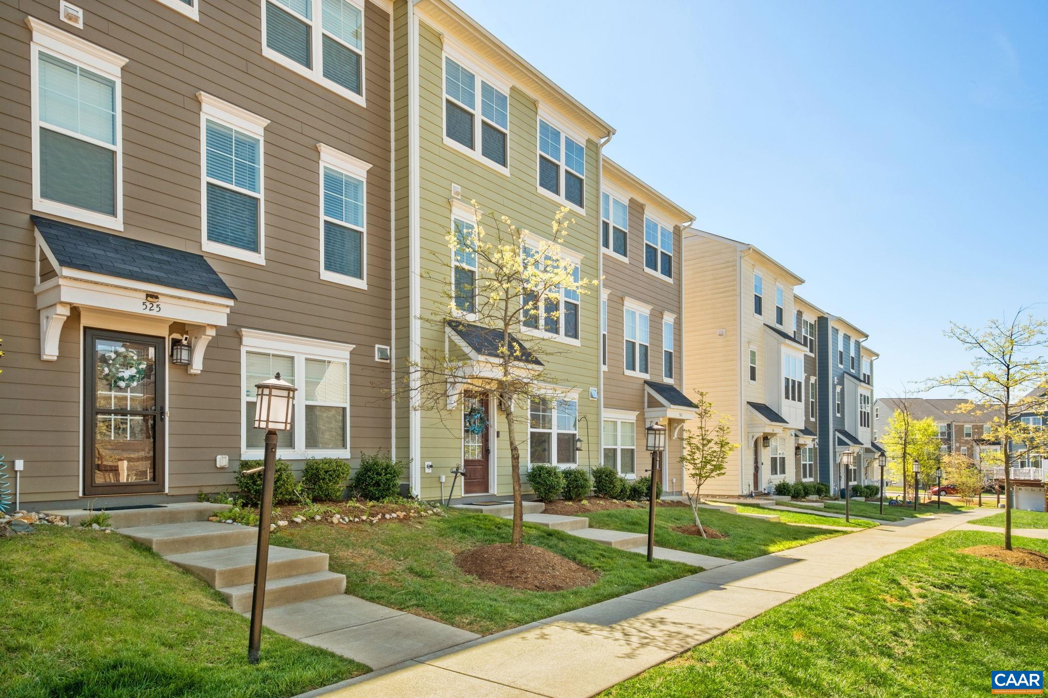 Like-new townhome is walkable to Holllymead shopping center!