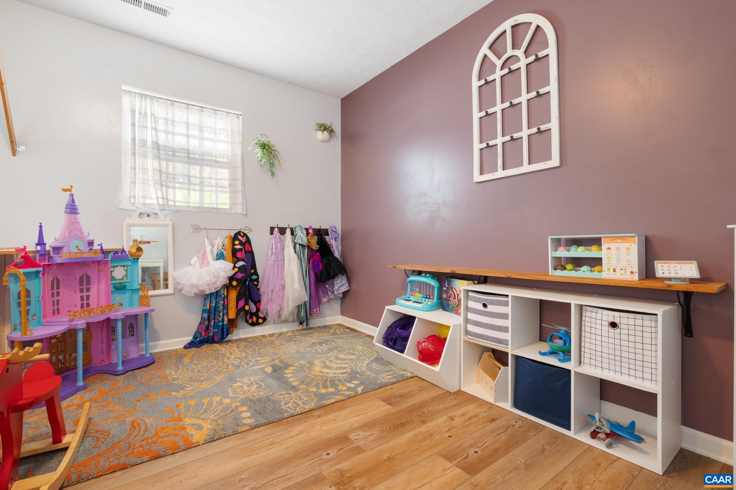 225 MAYFIELD LN, WAYNESBORO, Virginia 22980, 4 Bedrooms Bedrooms, ,3 BathroomsBathrooms,Residential,225 MAYFIELD LN,675855 MLS # 675855