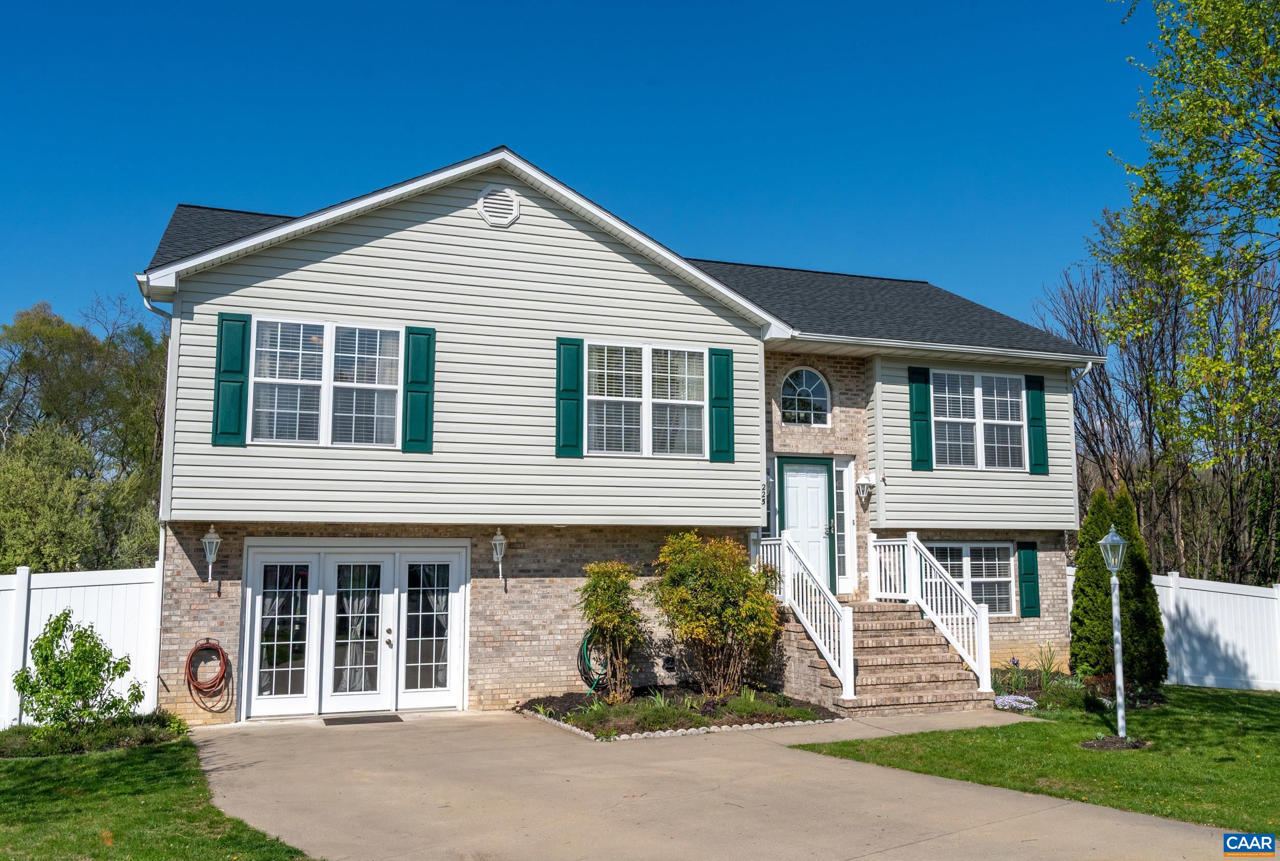 225 MAYFIELD LN, WAYNESBORO, Virginia 22980, 4 Bedrooms Bedrooms, ,3 BathroomsBathrooms,Residential,225 MAYFIELD LN,675855 MLS # 675855