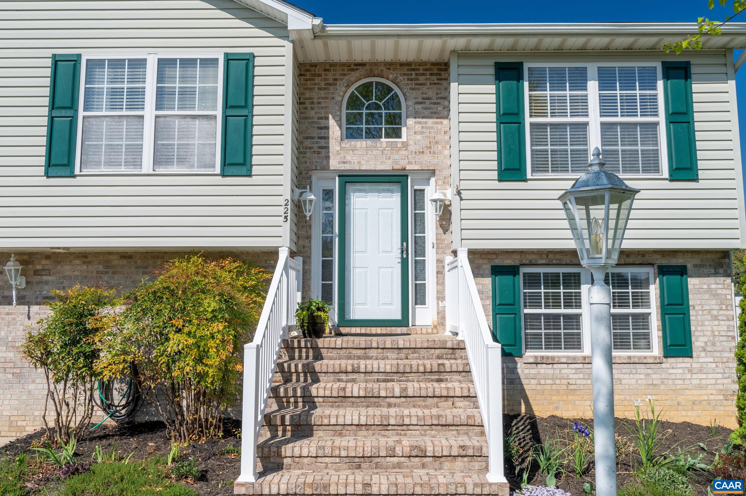 225 MAYFIELD LN, WAYNESBORO, Virginia 22980, 4 Bedrooms Bedrooms, ,3 BathroomsBathrooms,Residential,225 MAYFIELD LN,675855 MLS # 675855